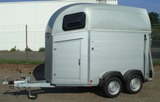 B�ckmann Champion Esprit , ganz alufarben, mit Aluboden, Tempo 100, Planenlift  und Sattelkammer