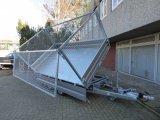 Humbaur Dreiseitenkipper HTK 3500.31 mit Stahlbordw�nden, E- & Handpumpe mit Gitteraufsatz