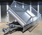 Humbaur Dreiseitenkipper HTK 3000.37 mit Alubordw�nden, E- & Handpumpe mit Gitteraufsatz