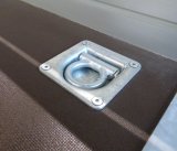 Plattenanker im Boden eingelassen