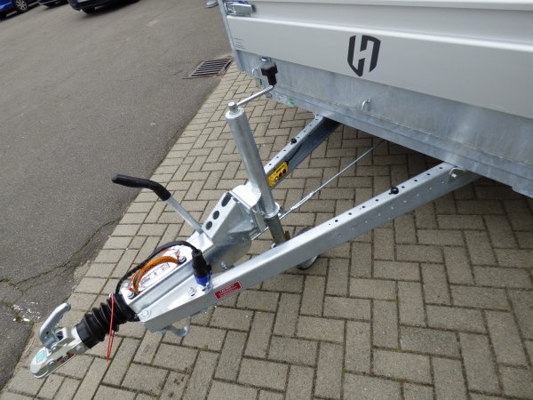 Henra KP354020 Dreiseitenkipper mit E-Pumpe und Rampenschubladen, 3500kg zGG, Lademae:401x202x30cm