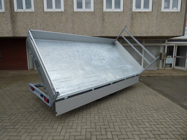 Henra KP354020 Dreiseitenkipper mit E-Pumpe und Rampenschubladen, 3500kg zGG, Lademae:401x202x30cm