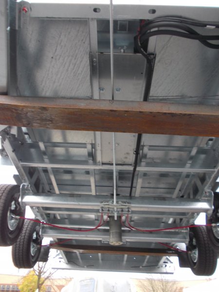 Humbaur HTK 3500.41 Dreiseitenkipper mit Alubordwnden, E- & Handpumpe