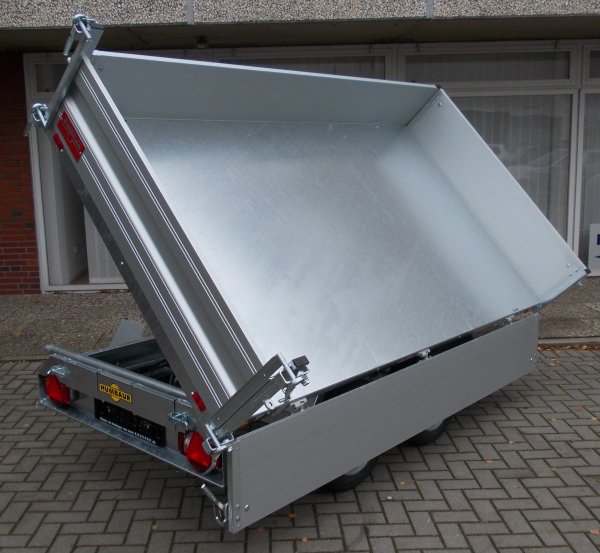 Humbaur HTK 2700.27 Dreiseitenkipper mit Alubordwnden und Handpumpe, Einmaliger Abverkaufspreis