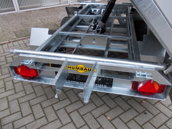 Humbaur HTK 2700.27 Dreiseitenkipper mit Alubordwnden und Handpumpe, Einmaliger Abverkaufspreis