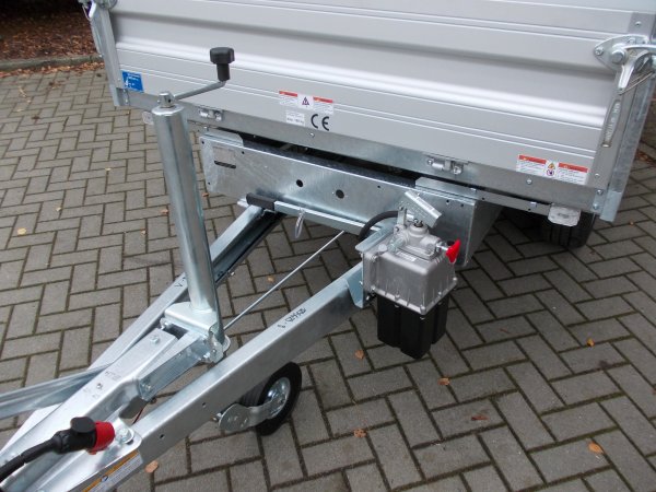 Humbaur HTK 2700.27 Dreiseitenkipper mit Alubordwnden und Handpumpe, Einmaliger Abverkaufspreis