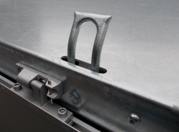 Humbaur HTK 2700.27 Dreiseitenkipper mit Alubordwnden und Handpumpe, Einmaliger Abverkaufspreis