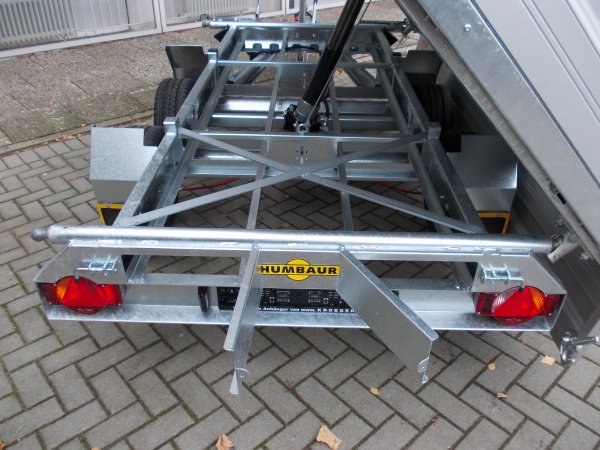 Humbaur HTK 2700.31 Dreiseitenkipper mit Alubordwnden und Handpumpe, Einmaliger Abverkaufspreis