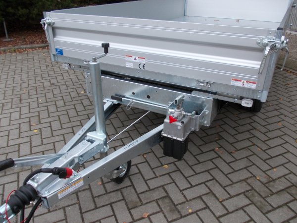 Humbaur HTK 2700.31 Dreiseitenkipper mit Alubordwnden und Handpumpe, Einmaliger Abverkaufspreis