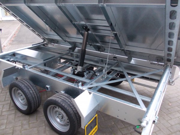 Humbaur HTK 3000.31 Dreiseitenkipper mit Alubordwnden, E- & Handpumpe