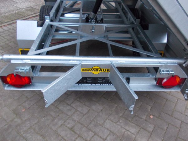 Humbaur HTK 3500.31 Dreiseitenkipper mit Alubordwnden, E- & Handpumpe