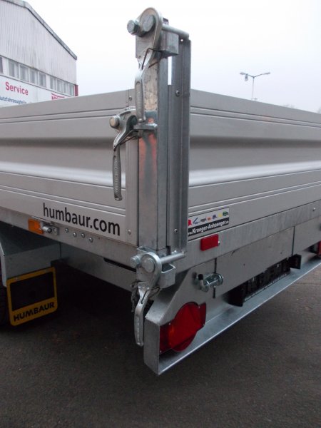 Humbaur HTK 3500.37 Dreiseitenkipper mit Alubordwnden, E- & Handpumpe