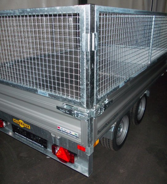 Humbaur Dreiseitenkipper HTK 2700.27 Handpumpe und 62cm Gitteraufsatz (falsches Bild)