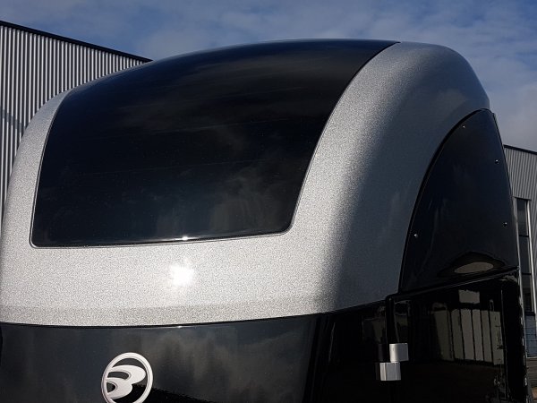 Careliner M night/silber mit Panoramascheibe, Netzlift, 3. Bremsleuchte und 2. Innenleuchte LED