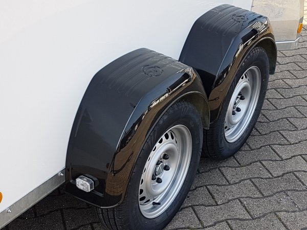 Careliner M white/white mit Panoramascheibe, Netzlift, 3. Bremsleuchte und 2. Innenleuchte LED