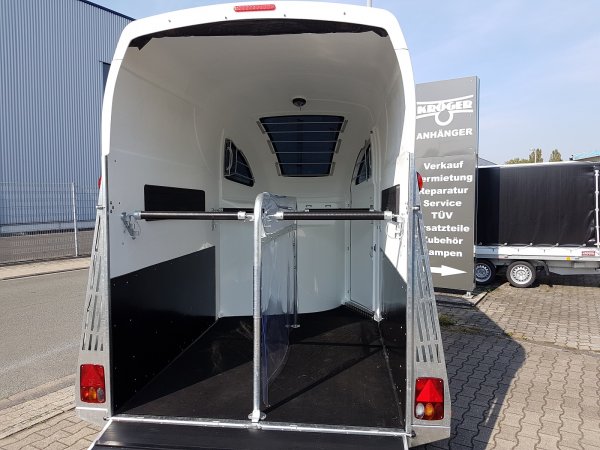 Careliner M white/white mit Panoramascheibe, Netzlift, 3. Bremsleuchte und 2. Innenleuchte LED