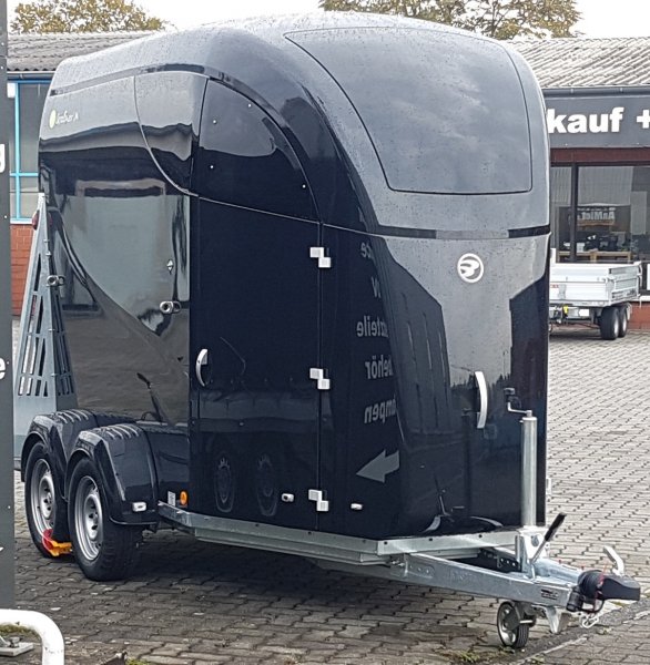 Careliner M night/night mit Panoramadach und Netzrollo