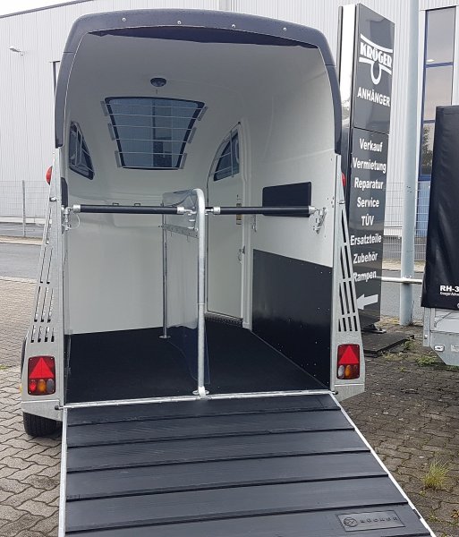 Careliner M night/night mit Panoramadach und Netzrollo
