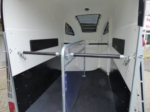 Careliner M night/cream mit Panoramadach und Netzrollo