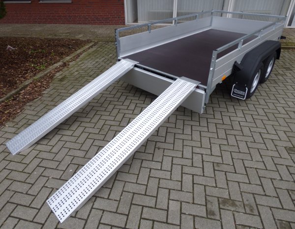 Saris McAlu PRO MP 305 153 2000 2  mit Alurampen in Schubladen unter der Ladeflche