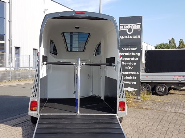 Careliner L grey/grey, Panoramadach, Sattelablagestange, 3.Bremsleuchte, 2. Innenleuchte LED, Netzlift, Bruststangenpolster und Alufelgen (black/silver)