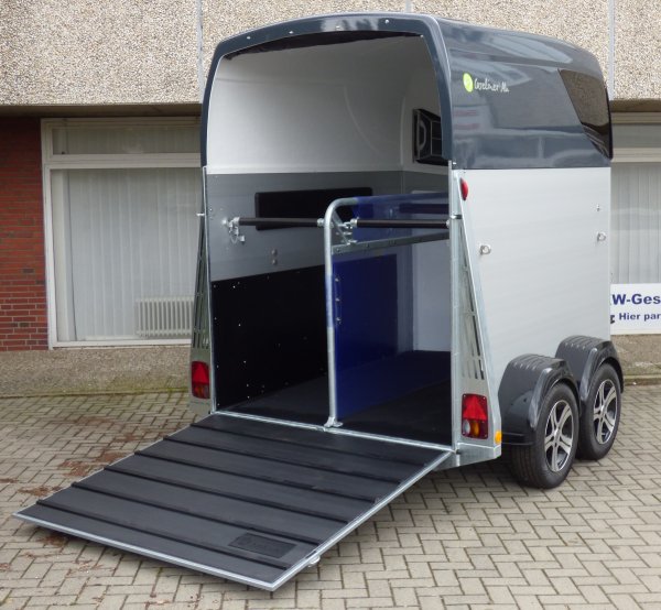 Careliner ALU Dach und Bug in grey,  Premiumsattelkammer, 2. Innenleuchte LED, Bruststangenzusatzpolster, Panoramadach,