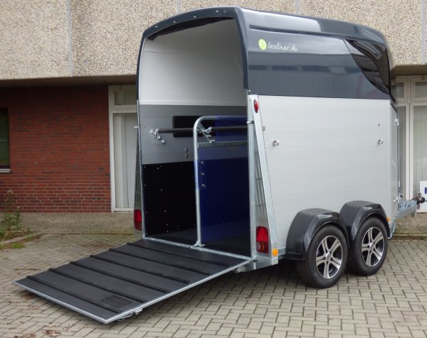 Careliner ALU Dach und Bug in grey,  Premiumsattelkammer, 2. Innenleuchte LED, Bruststangenzusatzpolster, Panoramadach,