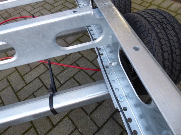 Tiny-Trail, Tridem-berlader, 3500kg GG, Plattformmae 600x250cm, Typ TH60.25