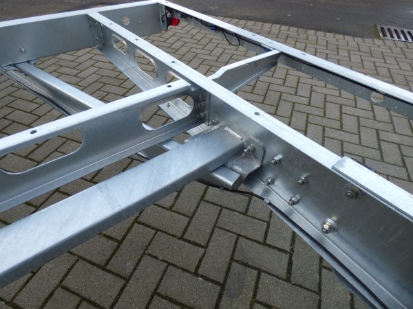 Tiny-Trail, Tridem-berlader, 3500kg GG, Plattformmae 660x250cm, Typ TH66.25
