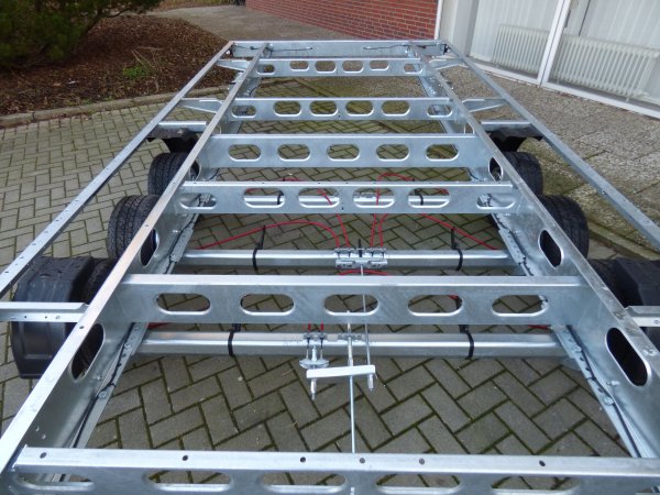 Tiny-Trail, Tridem-berlader, 3500kg GG, Plattformmae 660x250cm, Typ TH66.25
