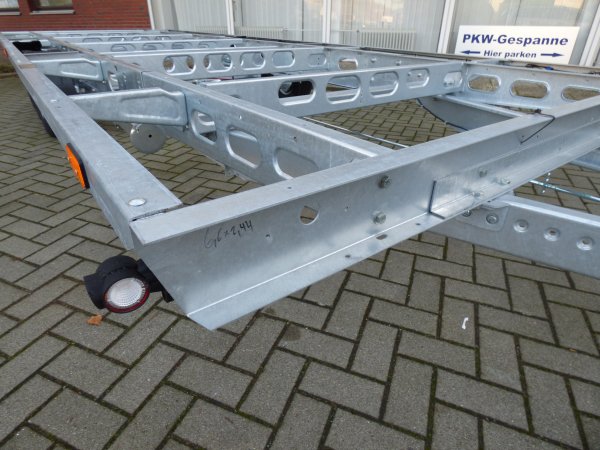 Tiny-Trail, Tridem-berlader, 3500kg GG, Plattformmae 660x250cm, Typ TH66.25