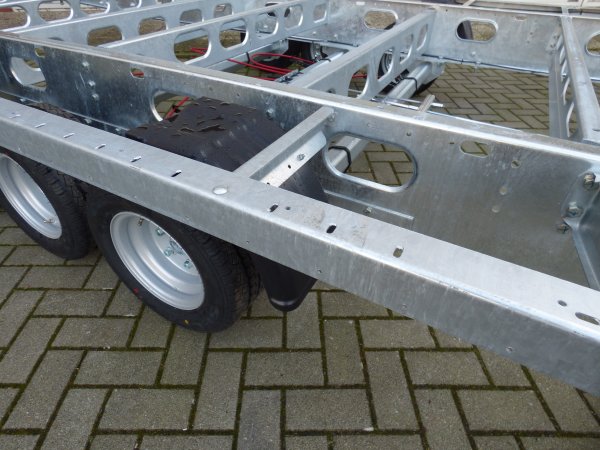 Tiny-Trail, Tridem-berlader, 3500kg GG, Plattformmae 660x250cm, Typ TH66.25