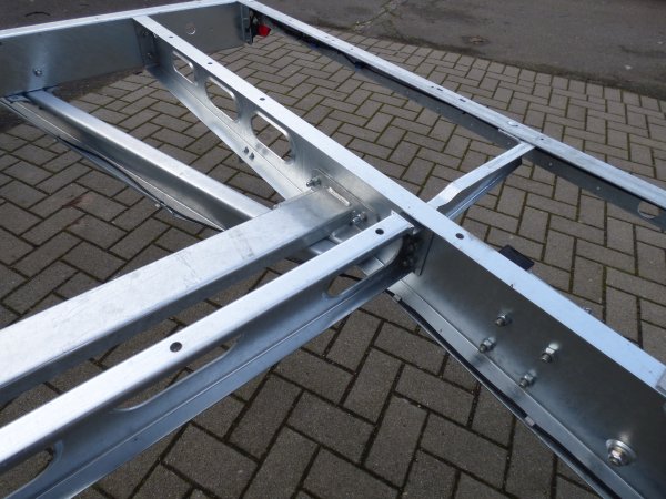 Tiny-Trail, Tridem-berlader, 3500kg GG, Plattformmae 720x250cm, Typ TH72.25
