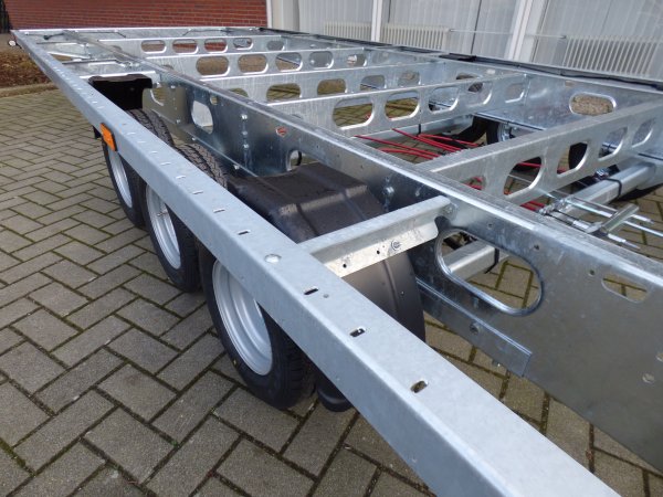 Tiny-Trail, Tridem-berlader, 3500kg GG, Plattformmae 720x250cm, Typ TH72.25