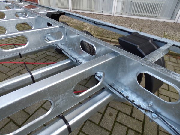 Tiny-Trail, Tridem-berlader, 3500kg GG, Plattformmae 720x250cm, Typ TH72.25