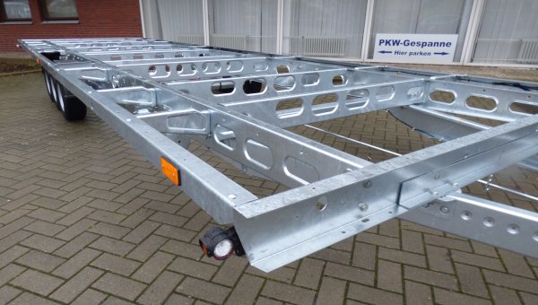 Tiny-Trail, Tridem-berlader, 3500kg GG, Plattformmae 780x250cm, Typ TH78.25
