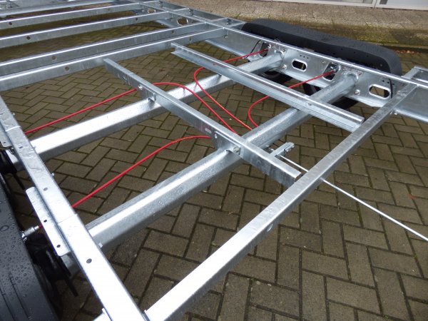 Tiny-Trail, 3500kg GG, Plattformmae 720x250cm, Tieflader Typ TT72.25