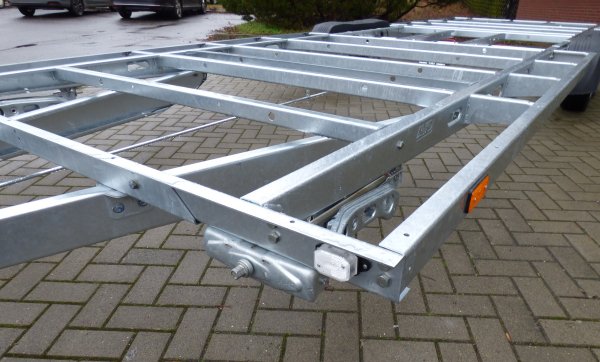 Tiny-Trail, 3500kg GG, Plattformmae 720x250cm, Tieflader Typ TT72.25