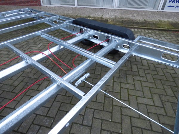 Tiny-Trail, 3500kg GG, Plattformmae 600x250cm, Tieflader Typ TT60.25