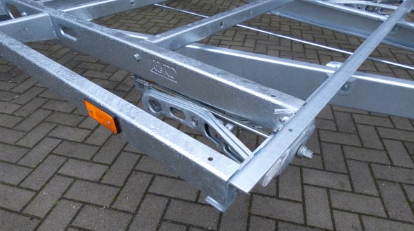 Tiny-Trail, 3500kg GG, Plattformmae 600x250cm, Tieflader Typ TT60.25