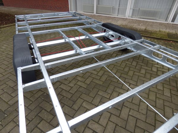 Tiny-Trail, 3500kg GG, Plattformmae 660x250cm, Tieflader Typ TT66.25