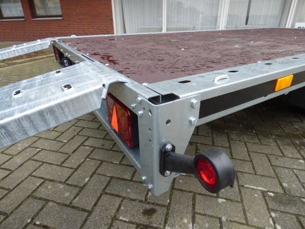 Martz GT Plateau 400/2 S mit Holzboden, 2700KG zGG, 410x216cm, mit Winde und Rampen