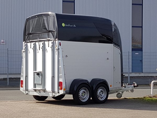 Careliner ALU Dach und Bug in night, mit Panoramadach und Bruststangenzusatzpolster