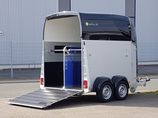 Careliner ALU Dach und Bug in night, mit Panoramadach und Bruststangenzusatzpolster