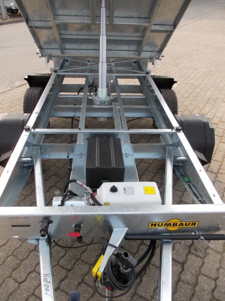 Humbaur Heckkipper HUK 272715 mit Alubordwnden, E- und Handpumpe