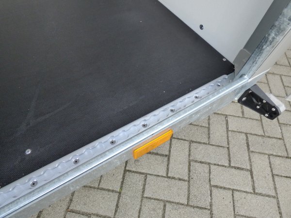 Saris GO 356 169 180 2700 2, Kofferanhnger hellgrau, 2700KG zGG, 356x169x180cm, hinten mit Beladerampe, zustzlich mit Seitentr