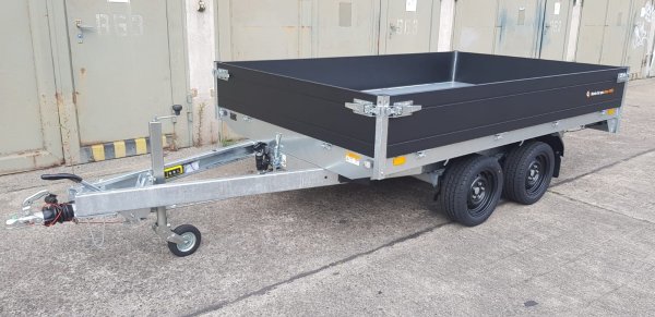 Saris Tandem-Heckkipper K1 306 184 2700 2 mit E-Pumpe, Rampen in Schubladen, Black-Edition, 2,7t zGG, 306x184x30cm