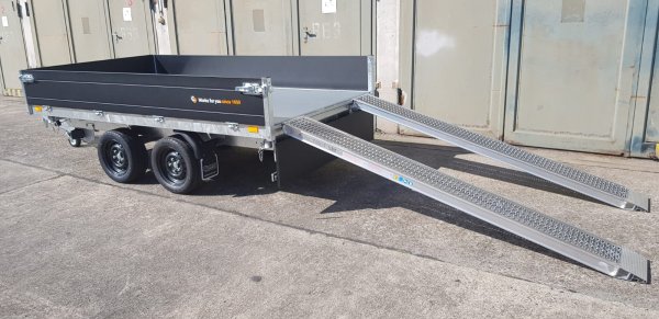 Saris Tandem-Dreiseitenkipper K3 356 184 2700 2 mit E- und Nothandpumpe, Rampen in Schubladen, Black-Edition, 2,7t zGG, 306x184x35cm