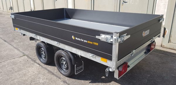 Saris Tandem-Dreiseitenkipper K3 356 184 2700 2 mit E- und Nothandpumpe, Rampen in Schubladen, Black-Edition, 2,7t zGG, 306x184x35cm