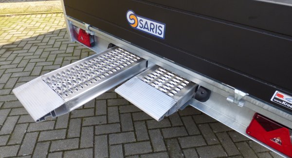 Saris Hochlader / berlader PL 406 204 2700 2, Black Edition, Rampen in Schubladen, 2,7t zGG, Lademae 406x204x35cm